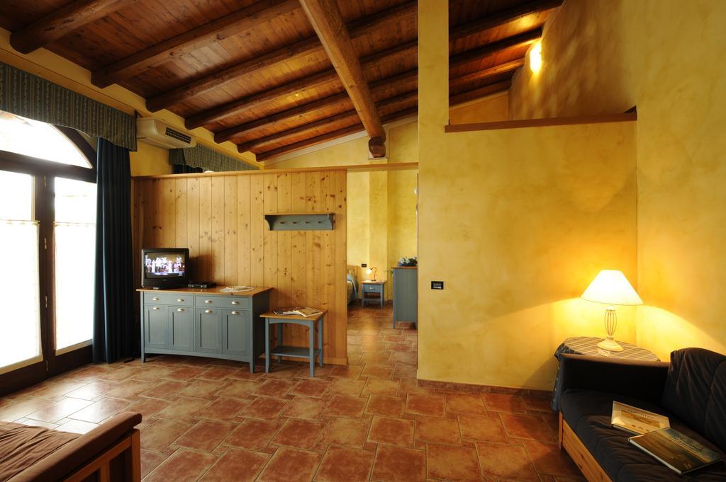 Agriturismo Gian Galeazzo Visconti Guest House Valeggio sul Mincio Bilik gambar