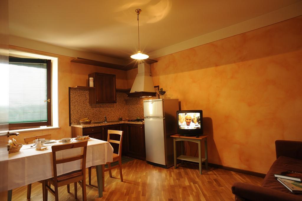 Agriturismo Gian Galeazzo Visconti Guest House Valeggio sul Mincio Bilik gambar