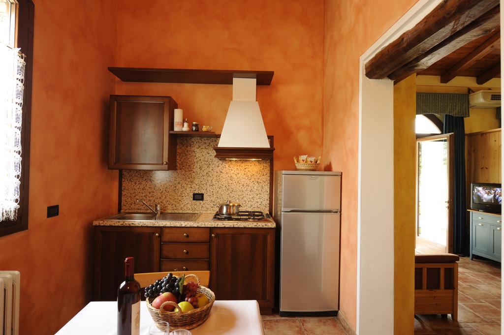 Agriturismo Gian Galeazzo Visconti Guest House Valeggio sul Mincio Bilik gambar