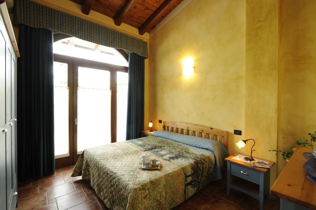 Agriturismo Gian Galeazzo Visconti Guest House Valeggio sul Mincio Bilik gambar